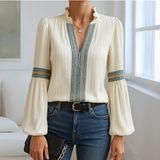 Petra™ | Blusa de Renda com Decote em V