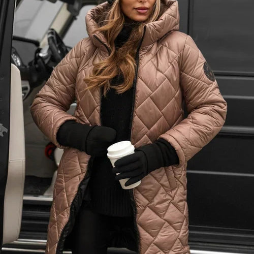 Amber | Casaco Elegante de Plumas com Capuz