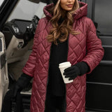 Amber | Casaco Elegante de Plumas com Capuz