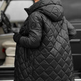 Amber | Casaco Elegante de Plumas com Capuz