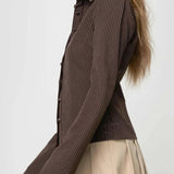 Emma - Blusa em estilo retro com fecho de botão